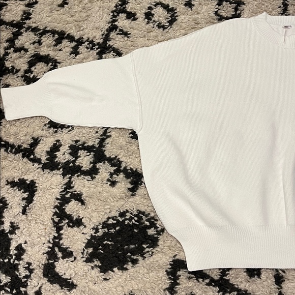 Free People Oversized Crewneck Sweater in White - Picture 2 of 2